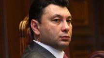 Поведение Левона Тер-Петросяна аморальное, а заявления – маразматические. Комментирует вице-спикер парламента Армении 