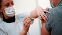 Moderna vaccine set to arrive in France on Monday