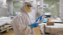 С начала пандемии в мире число скончавшихся от вызываемых COVID-19 заболеваний достигло 2 006 611