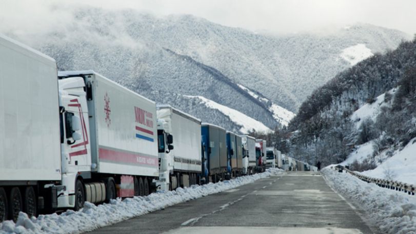Լարսում 450 բեռնատար է մնացել