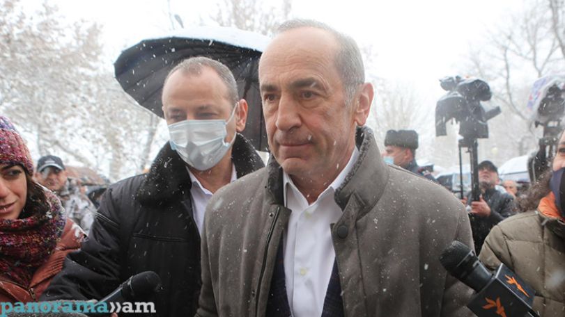 Robert Kocharyan greeted with applause outside the Yerevan court