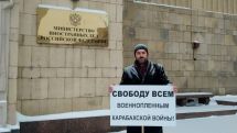 Armenians hold protest in Russia, demand release of POWs held in Azerbaijan