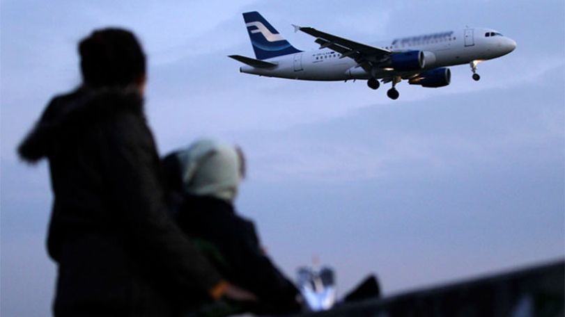 France to close borders to non-EU countries, steps back from new lockdown