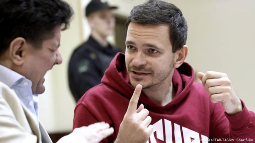 Российского оппозиционера Илью Яшина арестовали на 10 суток за неповиновение полицейскому