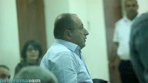 Алумян судье: Вы защищаете этот микрофон от меня?