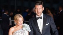 52-летняя певица Кайли Миноуг впервые выходит замуж