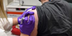 В Германии 14 человек, вакцинированных против коронавируса, заразились британским штаммом