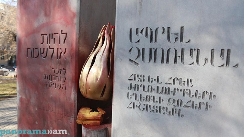 В Ереване осквернен памятник