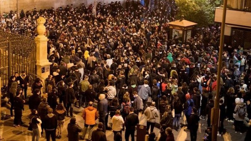 Испания: протесты против ареста рэпера переросли в беспорядки