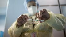 Когда вакцина от коронавируса будет бесполезна? В ВОЗ назвали условие