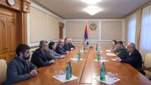 Президент Арцаха принял делегацию, возглавляемую министром ОНКС Армении Ваграмом Думаняном