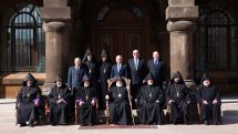 Հորդորում ենք իրավապահ մարմիններին՝ զերծ մնալ խաղաղ ցույցերի և հավաքների ժամանակ բռնություններից․ Մայր Աթոռ