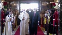 Pope Francis meets Iraq’s Shia leader al-Sistani