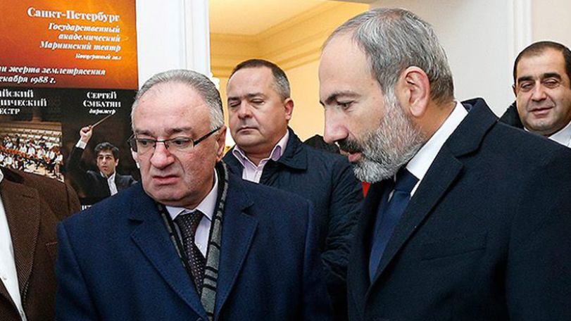Փաշինյանի հրաժարականը պահանջող` ՀՀ արտակարգ դեսպանորդ և լիազոր նախարար Հրայր Կարապետյանին արտգործնախարարն ազատել է ԱԳՆ համակարգից