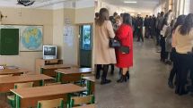 Աբովյանի թիվ 1 դպրոցի որոշ ուսուցիչներ առավոտյան դռնապանից ստացել են իրենց ազատման մասին որոշումները