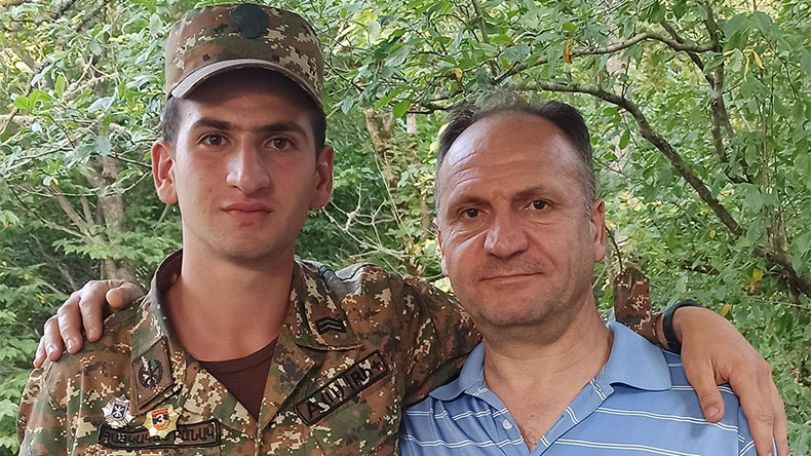 Отец погибшего солдата-Пашиняну: Ты говоришь о расстреле?