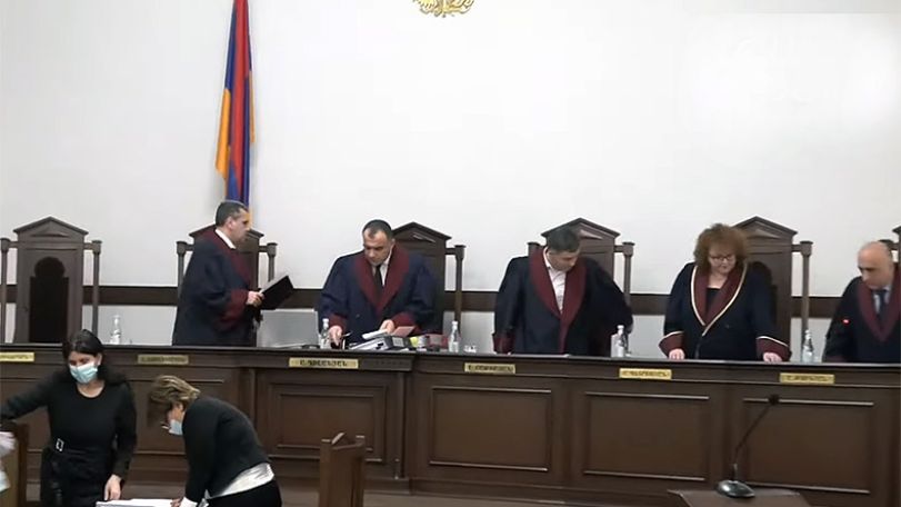 В Конституционном суде Армении решили рассмотреть обращение Роберта Кочаряна по письменной процедуре