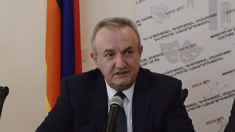 Վահրամ Դումանյանը լրագրողներին հորդորեց ԲՈւՀ-երի շենքերի վաճառքի մասին հարցերն ուղղել Փաշինյանին