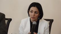 Жанна Андреасян: Около трех десятков школ переходят на дистанционное обучение