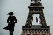 Эммануэль Макрон: Франция вводит общенациональный карантин с субботы и на месяц