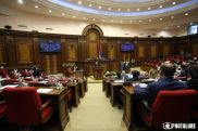 Parliament debates changes to the Electoral Code ahead of the snap elections