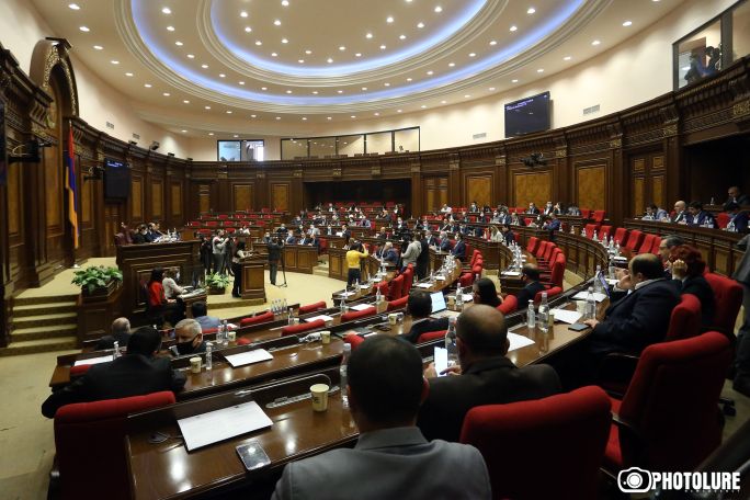 Парламент Армении в первом чтении одобрил поправки в Избирательный кодекс