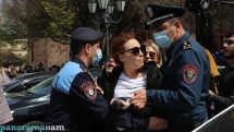 Грубый «сюрприз» полицейских в честь праздника 7 апреля женщинам-активистам и журналистам