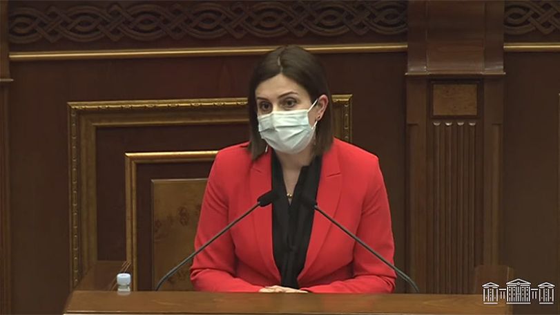 Министр здравоохранения пригрозила очень серьезно бороться против тех, кто выступает против прививок