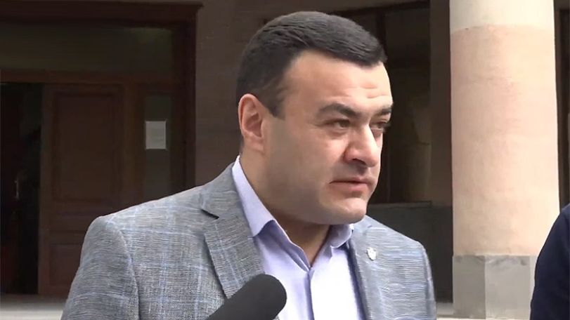Предъявление новых обвинений мэру Каджарана адвокат обуславливает «теплой встречей» Пашиняна в Сюнике