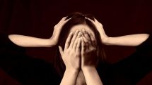 Недосып, пересып, голодание, стресс – факторы, вызывающие мигрень