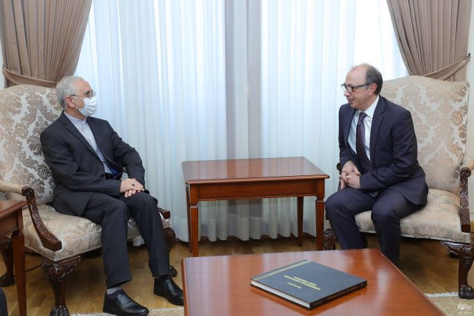 Armenia's acting FM discussed the border situation in Syunik with Iranian Ambassador