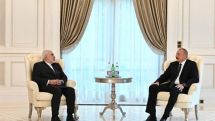 Алиев и Зариф обсудили напряженность на армяно-азербайджанской границе