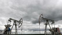 Мировые цены на нефть во вторник утром растут более чем на 1%