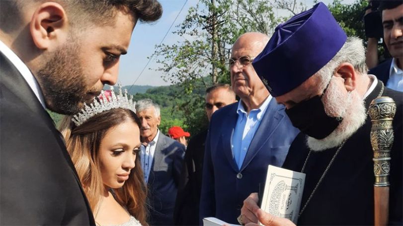 Շուռնուխում առաջին անգամ պսակադրություն է