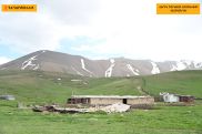Вооруженные азербайджанцы спускаются к пастбищам села Верин Шоржа, угрожают сельчанам демонстрацией оружия - ЗПЧ