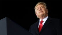 Facebook еще на два года заблокировал аккаунты Трампа