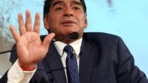 Руководство FIFA обиделось на критику и запретила пускать Марадону на VIP-секторы стадионов ЧМ-2014 