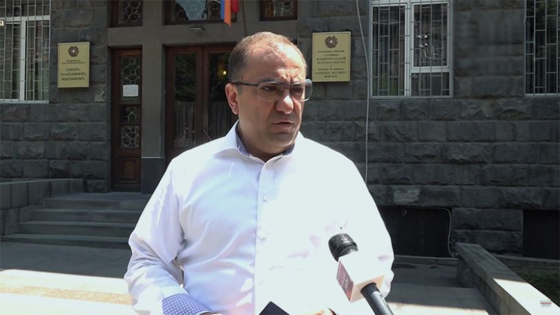 Արա Սաղաթելյան. Օգնեք մեր երկիրն ազատել այս գարշահոտող քաղաքական դիակից