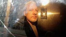 Основатель WikiLeaks Джулиан Ассанж и его невеста планируют пожениться в тюрьме