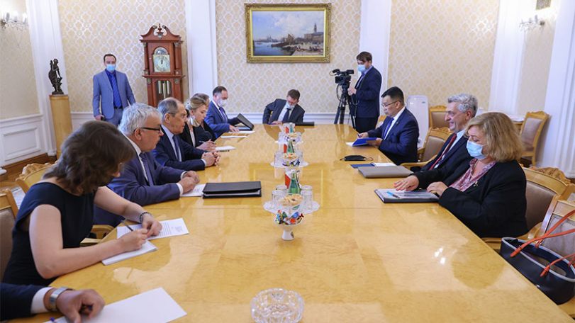 Lavrov discusses return of refugees to Nagorno-Karabakh with UN High Commissioner