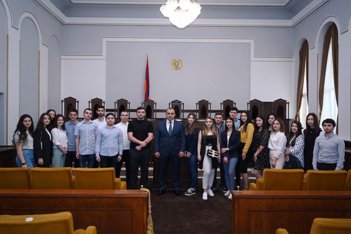 Էդգար Ղազարյան. Թե ինչպես մեկ տարի առաջ Արման Դիլանյանը խաբեց ուսանողներին