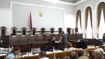 КС Армении удалился в совещательную комнату