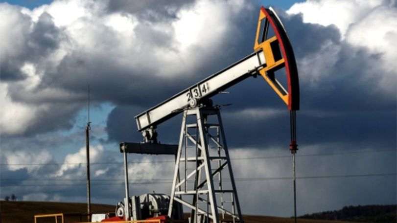 Нефть слабо дешевеет в понедельник