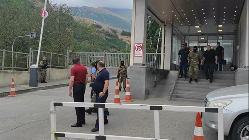 Մեծաթիվ քննիչներ և օպերատիվ ծառայողներ ապօրինի ներխուժել են ԶՊՄԿ. Էլիզաբեթ Պետրոսյան