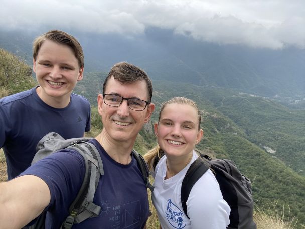 Dutch ambassador to Armenia goes on a hike to Tavush with his kids