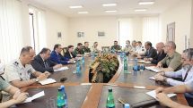 Senior Armenian defense official hosts military attachés accredited in country