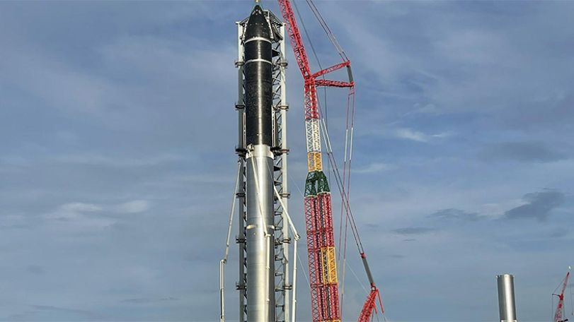 SpaceX-ը հավաքել է տիեզերագնացության պատմության մեջ ամենամեծ հրթիռը