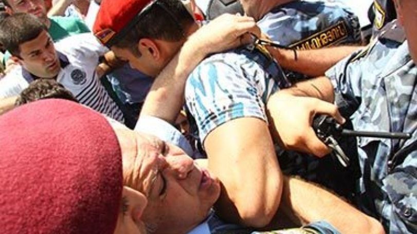 «Вы смелые ребята…» КРОУ приняла решение о повышении тарифов на электроэнергию в Армении 