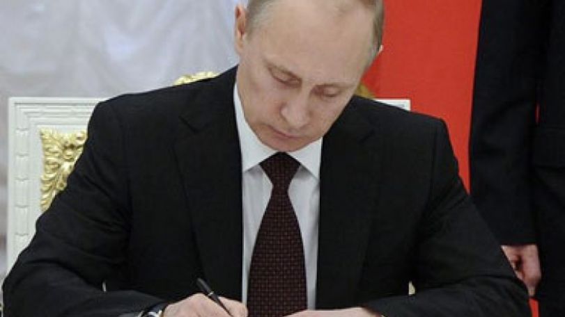 Putin ratifies cooperation agreements with Armenia