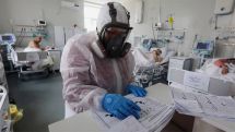 Russia records 819 daily COVID-19 deaths